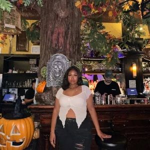 Meet your Posher, Mickenzie